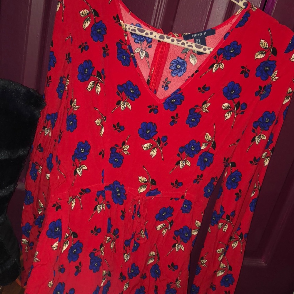 Floral romper never worn size M ROMPER